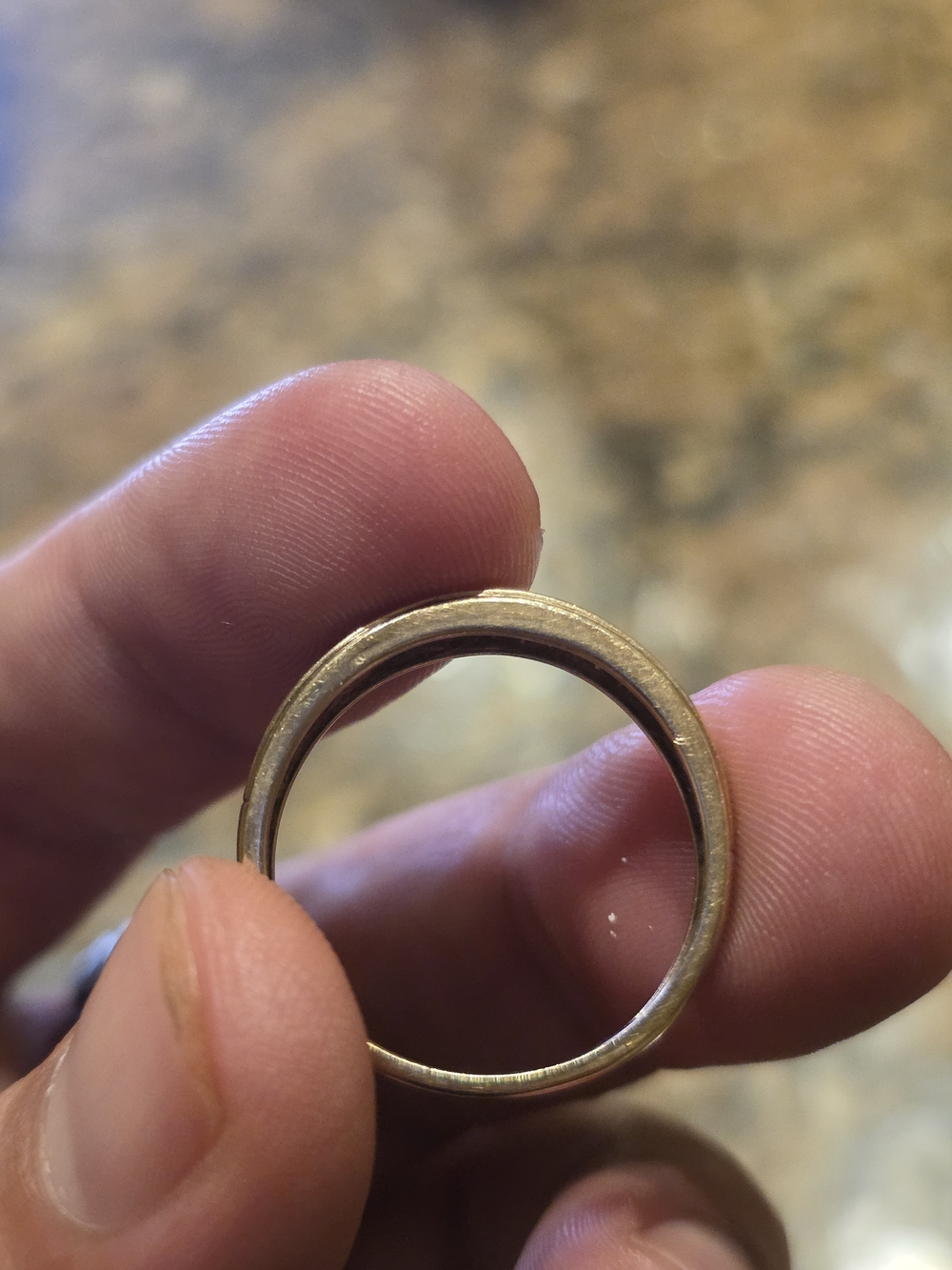 10k Gold Ridged Ring With Diamonds. - Picture 4 of 10